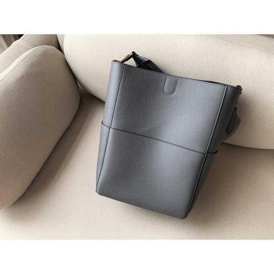 𝐂𝐞𝐥𝐢𝐧𝐞 SANGLE BUCKET bucket bag in soft grained calfskin