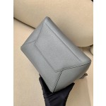 𝐂𝐞𝐥𝐢𝐧𝐞 SANGLE BUCKET bucket bag in soft grained calfskin