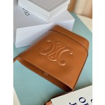 𝐂𝐞𝐥𝐢𝐧𝐞 CUIR TRIOMPHE Small smooth calfskin bucket bag