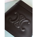 𝐂𝐞𝐥𝐢𝐧𝐞 CUIR TRIOMPHE Small smooth calfskin bucket bag