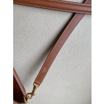 𝐂𝐞𝐥𝐢𝐧𝐞 BUCKET 16 bucket bag in smooth calfskin