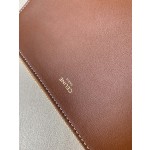 𝐂𝐞𝐥𝐢𝐧𝐞 BUCKET 16 bucket bag in smooth calfskin