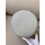 𝐂𝐞𝐥𝐢𝐧𝐞 BUCKET 16 bucket bag in smooth calfskin