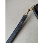 𝐂𝐞𝐥𝐢𝐧𝐞 BUCKET 16 bucket bag in smooth calfskin