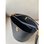 𝐂𝐞𝐥𝐢𝐧𝐞 BUCKET 16 bucket bag in smooth calfskin