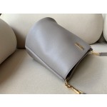 𝐂𝐞𝐥𝐢𝐧𝐞 BUCKET 16 bucket bag in smooth calfskin