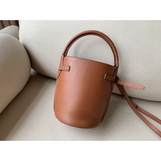 𝐂𝐞𝐥𝐢𝐧𝐞 Bigbag bucket nano  calfskin