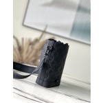 𝐋𝐎𝐔𝐈𝐒 𝐕𝐔𝐈𝐓𝐓𝐎𝐍  M82248