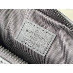 𝐋𝐎𝐔𝐈𝐒 𝐕𝐔𝐈𝐓𝐓𝐎𝐍 M46602 Discovery pocket