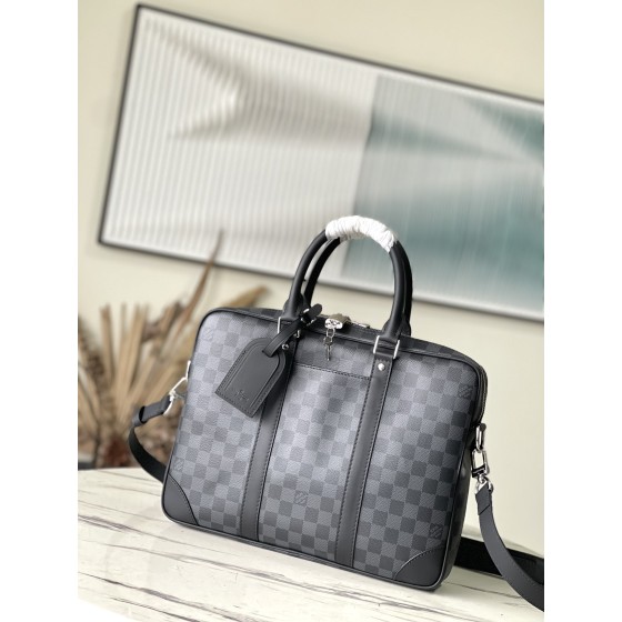 𝐋𝐎𝐔𝐈𝐒 𝐕𝐔𝐈𝐓𝐓𝐎𝐍 N40445 Voyage Small Briefcase