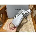 BALENCIAGA 𝐋𝐞 𝐂𝐚𝐠𝐨𝐥𝐞 Moon Bag