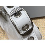 BALENCIAGA 𝐋𝐞 𝐂𝐚𝐠𝐨𝐥𝐞 Moon Bag