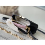 𝐋𝐎𝐔𝐈𝐒 𝐕𝐔𝐈𝐓𝐓𝐎𝐍 M22512 black color matching enamel floral chain