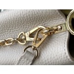 𝐋𝐎𝐔𝐈𝐒 𝐕𝐔𝐈𝐓𝐓𝐎𝐍 M20845 Yellow Colorblock Enamel Flower Chain