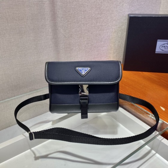 𝐏𝐑𝐀𝐃𝐀𝐀 Mini shape messenger bag
