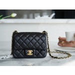 𝐂𝐇𝐀𝐍𝐄𝐋 Classic Flap Italy 🇮🇹 "𝗚𝗥" Original Lambskin 🐑 Classic Mouth Flap Bag Gold Buckle Black Square Fat 🔆