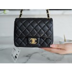 𝐂𝐇𝐀𝐍𝐄𝐋 Classic Flap Italy 🇮🇹 "𝗚𝗥" Original Lambskin 🐑 Classic Mouth Flap Bag Gold Buckle Black Square Fat 🔆