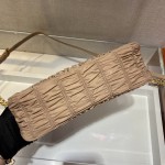 𝐏𝐑𝐀𝐃𝐀 New 1BH171 crease