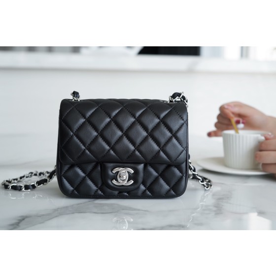 𝐂𝐇𝐀𝐍𝐄𝐋 Classic Flap Italy 🇮🇹 The 𝗚𝗥" Original Lambskin 🐑 Classic Mouth Flap Bag Silver Buckle Black Square Fat 🔆