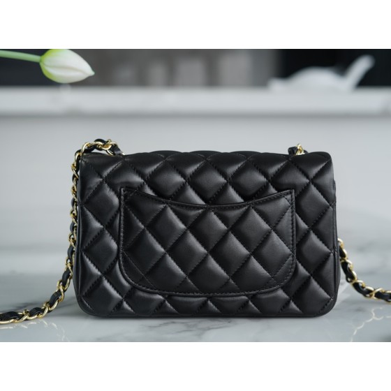 𝐂𝐇𝐀𝐍𝐄𝐋 Classic Flap Italy 🇮🇹 "𝗚𝗥" Original Lambskin 🐑 Classic Mouth Flap Bag Gold Buckle Black Large 𝒎𝒊𝒏𝒊🔆