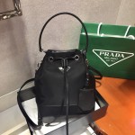 𝐏𝐑𝐀𝐃𝐀 New Bucket Bag