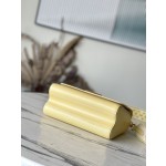 𝐋𝐎𝐔𝐈𝐒 𝐕𝐔𝐈𝐓𝐓𝐎𝐍 M22038 This Twist Medium Bag