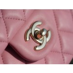 𝐂𝐇𝐀𝐍𝐄𝐋 Classic Flap Italy 🇮🇹 The 𝗚𝗥" Original Lambskin 🐑 Classic Flap Bag Gold Buckle Sakura Pink 🌸 Small