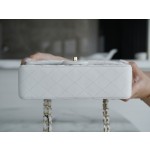 𝐂𝐇𝐀𝐍𝐄𝐋 Classic Flap Italy 🇮🇹 The 𝗚𝗥" Original Lambskin 🐑 Classic Flap Bag Gold Buckle Small ☁ White