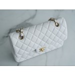 𝐂𝐇𝐀𝐍𝐄𝐋 Classic Flap Italy 🇮🇹 The 𝗚𝗥" Original Lambskin 🐑 Classic Flap Bag Gold Buckle Small ☁ White