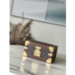 𝐋𝐎𝐔𝐈𝐒 𝐕𝐔𝐈𝐓𝐓𝐎𝐍 M20037 Apricot This jewelry box is decorated with a simple and elegant Monogram canvas bag
