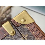 𝐋𝐎𝐔𝐈𝐒 𝐕𝐔𝐈𝐓𝐓𝐎𝐍 M20037 Apricot This jewelry box is decorated with a simple and elegant Monogram canvas bag