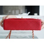 𝐂𝐇𝐀𝐍𝐄𝐋 Classic Flap Italy 🇮🇹 "𝗚𝗥" original lambskin 🐑 classic flap bag gold buckle medium big red