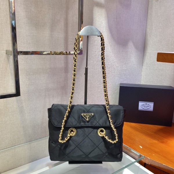 𝐏𝐑𝐀𝐃𝐀 Mid-vintage flip model