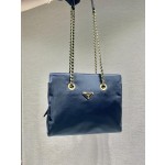 𝐏𝐑𝐀𝐃𝐀 Mid-vintage zipper model