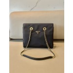 𝐏𝐑𝐀𝐃𝐀 Mid-vintage zipper model