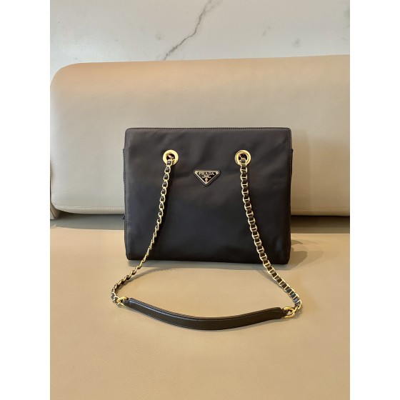 𝐏𝐑𝐀𝐃𝐀 Mid-vintage zipper model