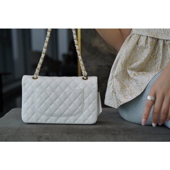 𝐂𝐇𝐀𝐍𝐄𝐋 Classic Flap France 🇫🇷 𝐇𝐚𝐚𝐬 Original Caviar 🐂 Original Lychee Pattern 🐂 Medium Size 🖤White