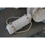 𝐂𝐇𝐀𝐍𝐄𝐋 Classic Flap France 🇫🇷 𝐇𝐚𝐚𝐬 Original Caviar 🐂 Original Lychee Pattern 🐂 Medium Size 🖤White