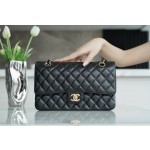 𝐂𝐇𝐀𝐍𝐄𝐋 Classic Flap France 🇫🇷 𝐇𝐚𝐚𝐬 Original Caviar 🐂 Original Lychee 🐂 Medium Gold Buckle 🖤 Black