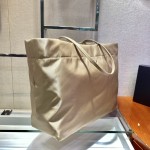 𝐏𝐑𝐀𝐃𝐀 Tote bag 1BG107