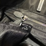 𝐏𝐑𝐀𝐃𝐀 Tote bag 1BG107