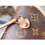 𝐋𝐎𝐔𝐈𝐒 𝐕𝐔𝐈𝐓𝐓𝐎𝐍  M46468