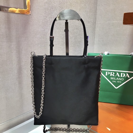 𝐏𝐑𝐀𝐃𝐀 New handbag 1BA252