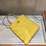 𝐏𝐑𝐀𝐃𝐀 New handbag 1BA252