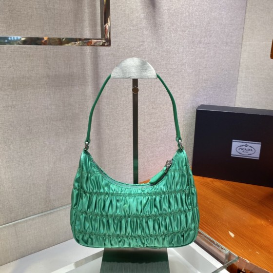 𝐏𝐑𝐀𝐃𝐀 nylon crinkle Hobo underarm bag