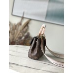 𝐋𝐎𝐔𝐈𝐒 𝐕𝐔𝐈𝐓𝐓𝐎𝐍   M46055