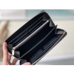 𝐋𝐎𝐔𝐈𝐒 𝐕𝐔𝐈𝐓𝐓𝐎𝐍   M81858