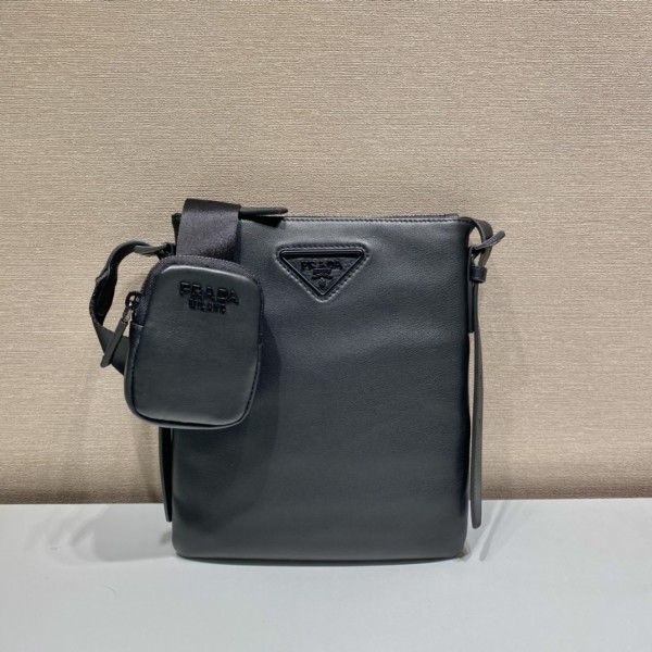 𝐏𝐑𝐀𝐃𝐀 New men's bag 2VH124