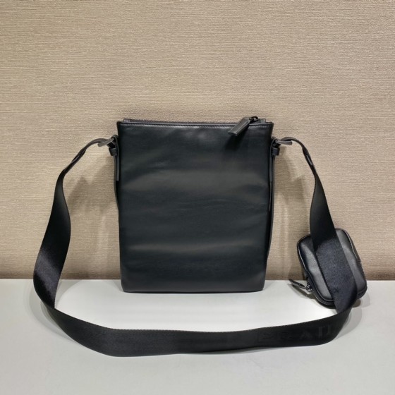 𝐏𝐑𝐀𝐃𝐀 New men's bag 2VH124