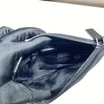 𝐏𝐑𝐀𝐃𝐀 New men's bag 2VH124